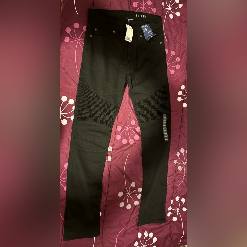 Men’s black skinny jeans